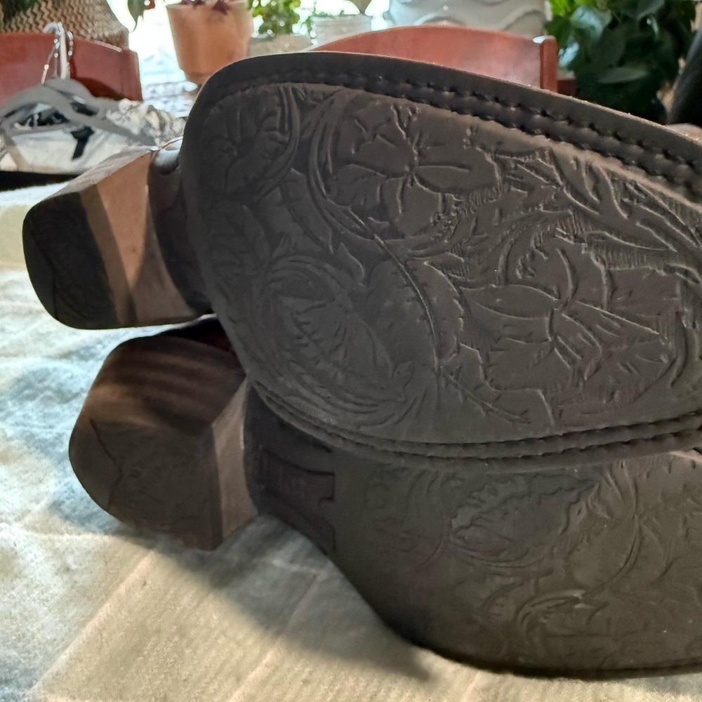 Ariat Brown Heeled Boots - Picture 4 of 7